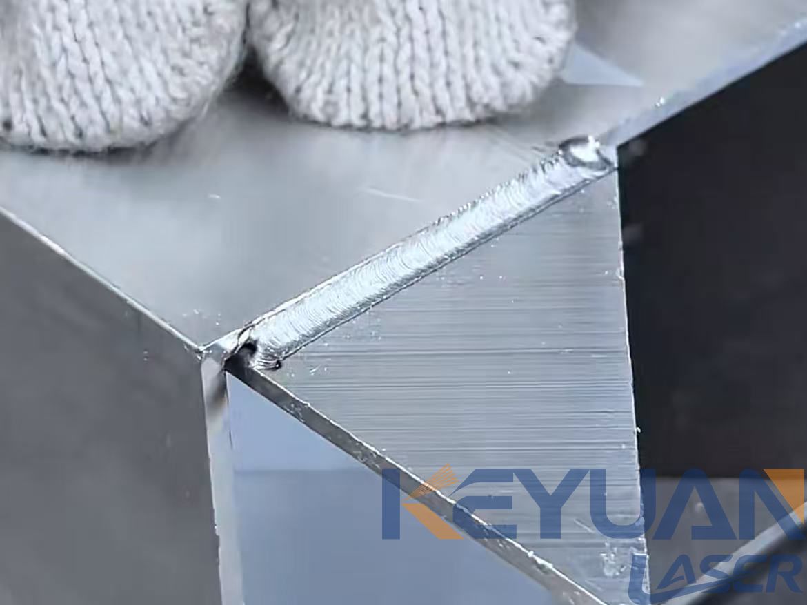 Handheld Laser Welding vs. TIG: Which One Saves You More Time and Money?(Image2)
