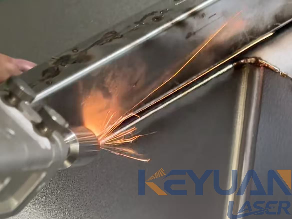 Handheld Laser Welding Machine for Steel Structure Workshops(Image1)