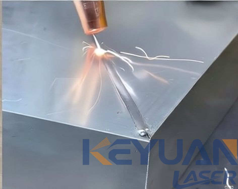 Handheld Laser Welding Machine for Steel Structure Workshops(Image3)
